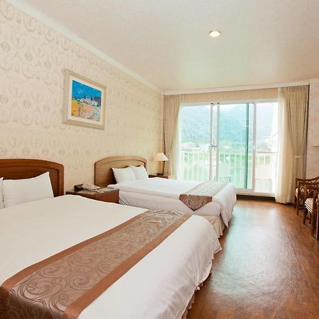Lakeside Resort Nantou Esterno foto
