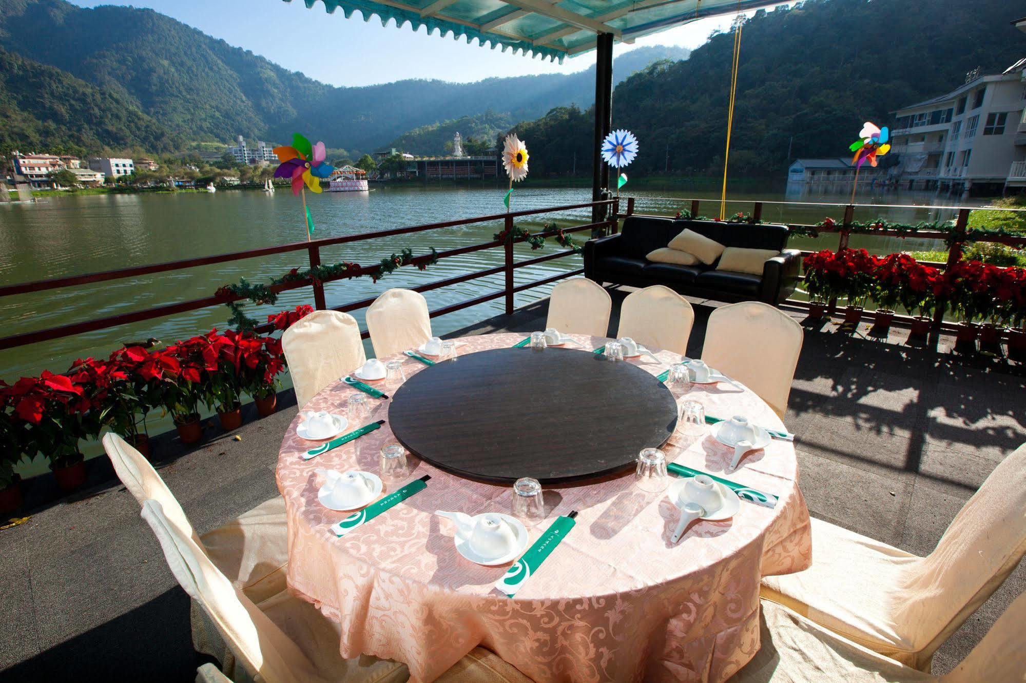 Lakeside Resort Nantou Esterno foto