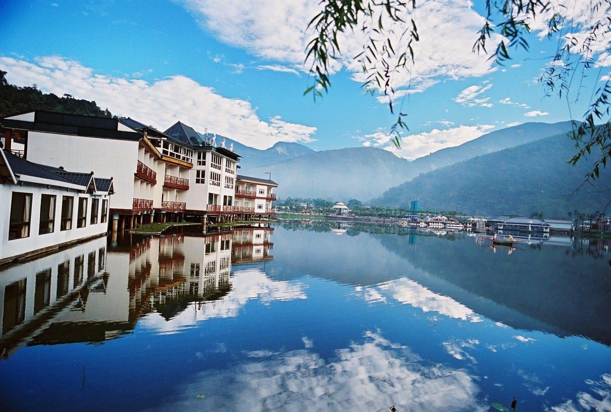Lakeside Resort Nantou Esterno foto
